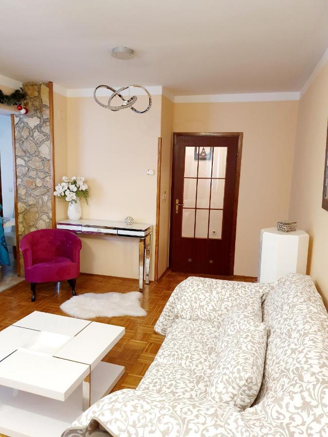 Apartment Zen พูลา ภายนอก รูปภาพ